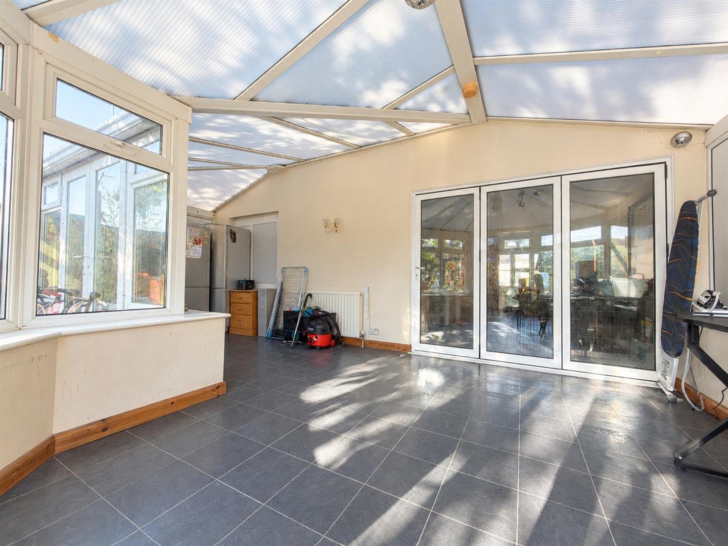 Boulters Close, Slough Image 11