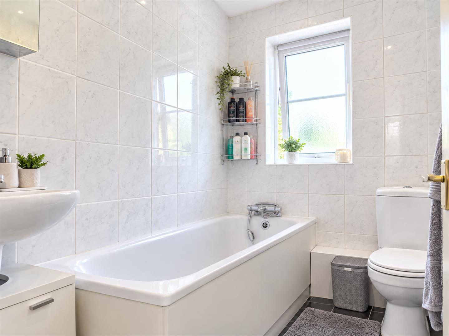 Boulters Close, Slough Image 17