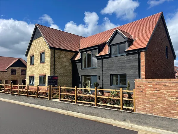 The Elm, Leckhampton, GL53 photo 1