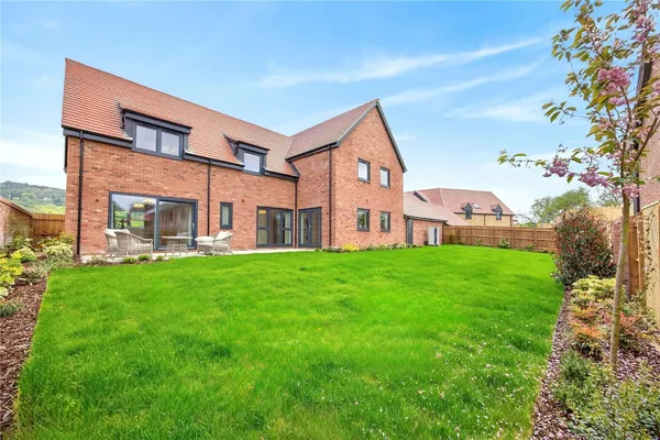 The Elm, Leckhampton, GL53 photo 3