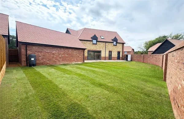 The Oak, Leckhampton, GL53 photo 2
