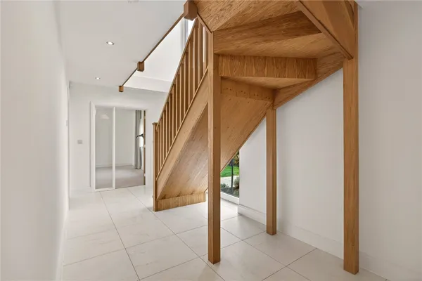 The Elm, Leckhampton, GL53 photo 16