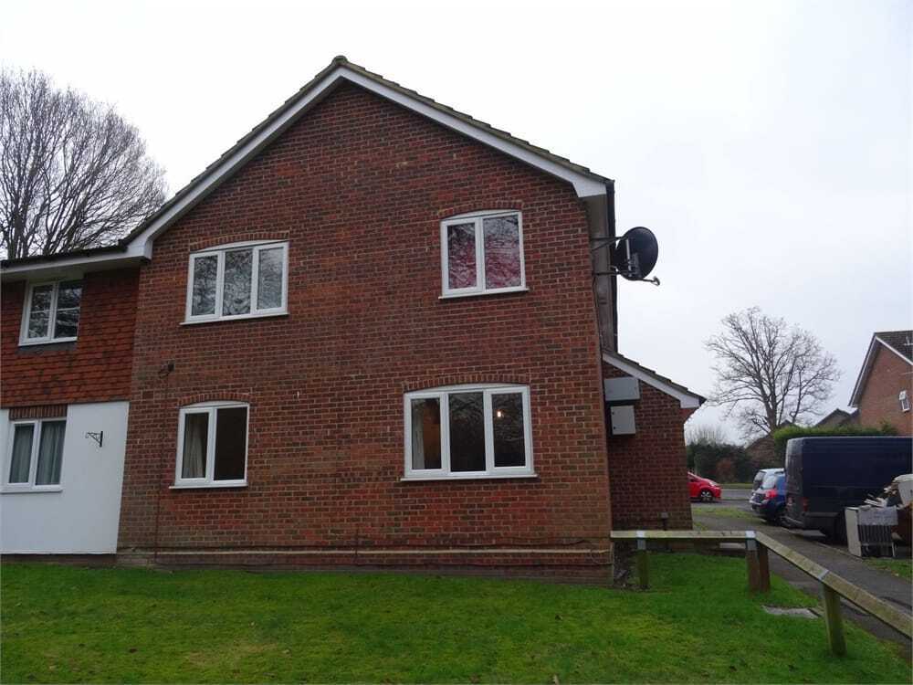 Upshire Gardens, The Warren, Bracknell, RG12 Image 1