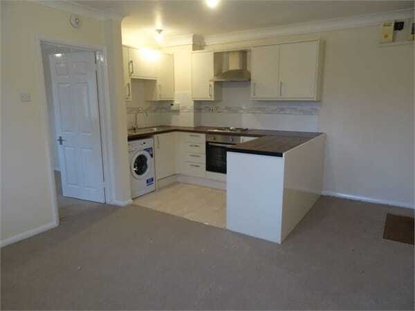 Upshire Gardens, The Warren, Bracknell, RG12 Image 2
