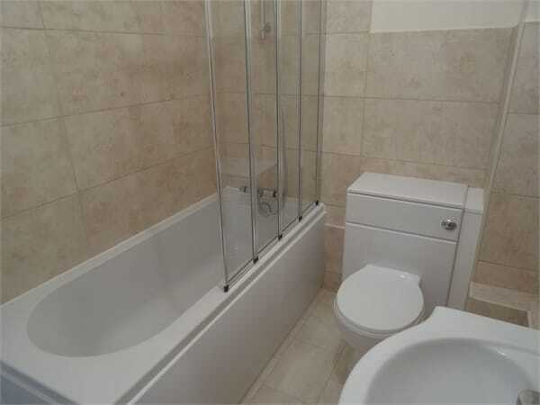 Upshire Gardens, The Warren, Bracknell, RG12 Image 3