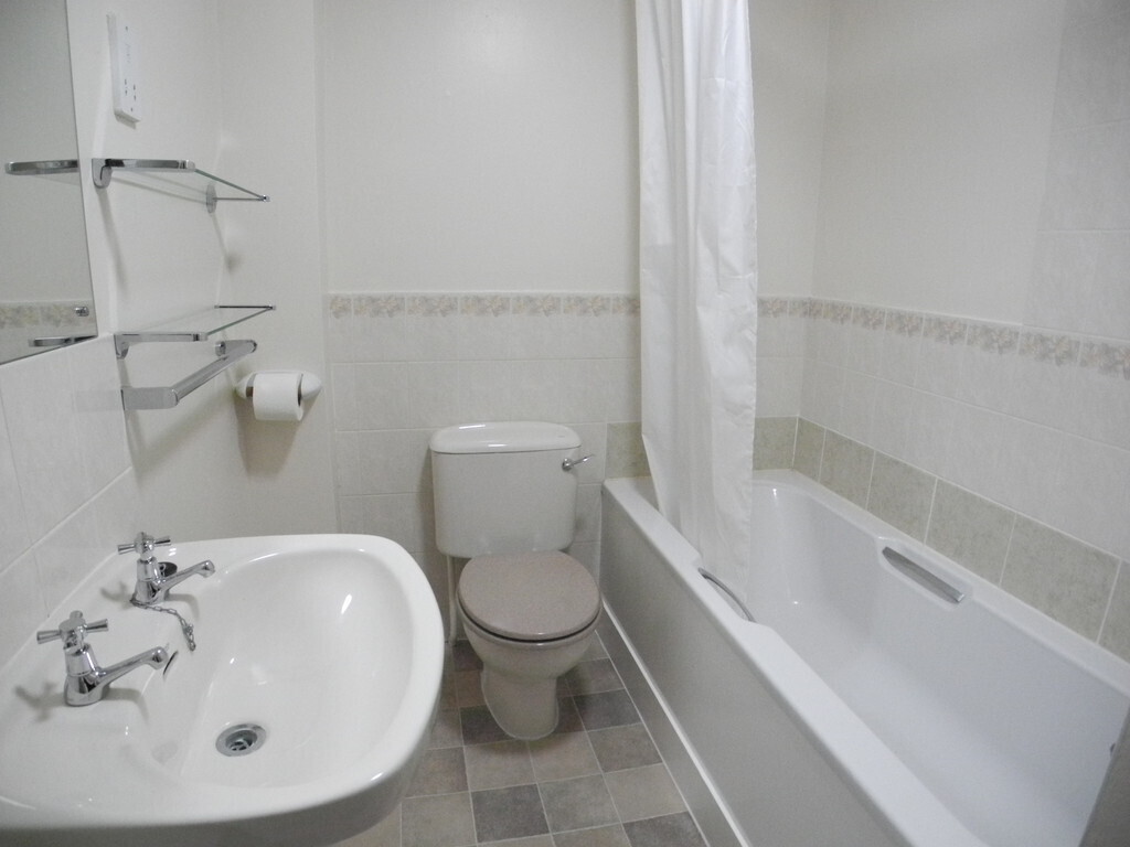 Gunton Road, Loddon Image 4