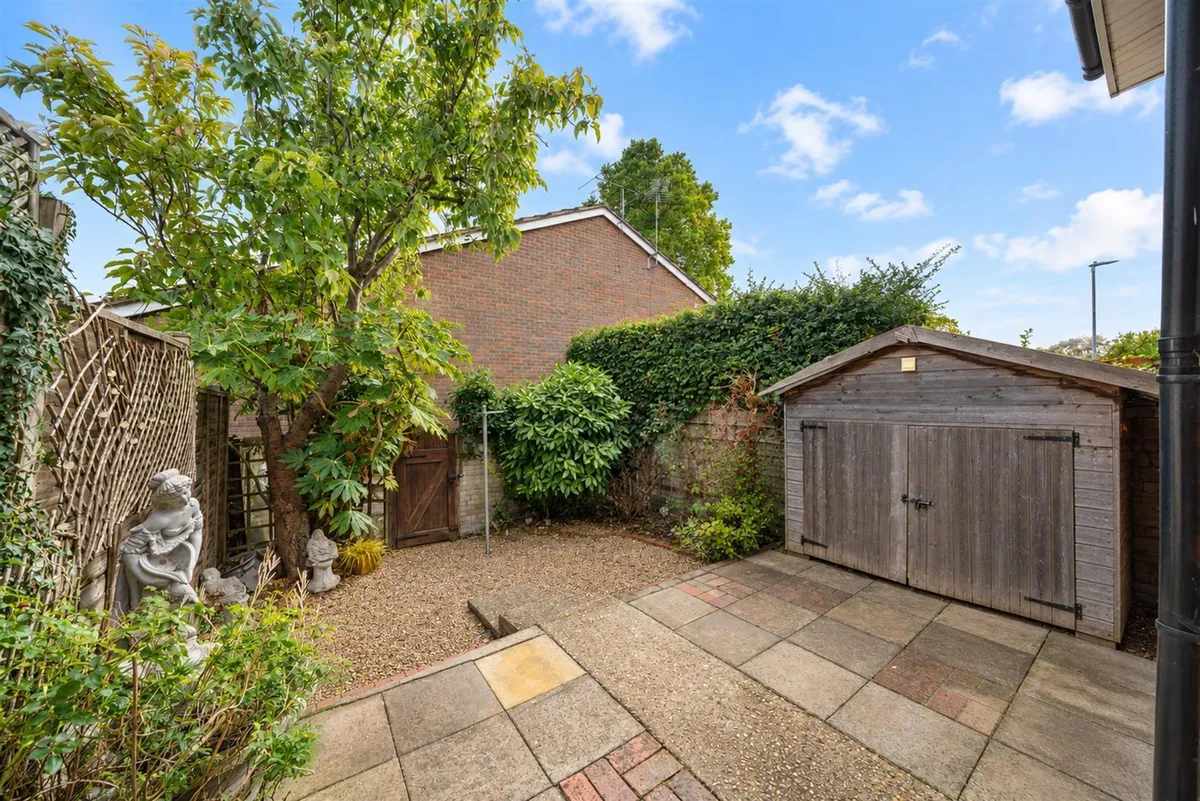 East Green, Hemel Hempstead, Hertfordshire, HP3 8AB