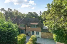 Byfleet Road, Cobham, KT11 photo 1