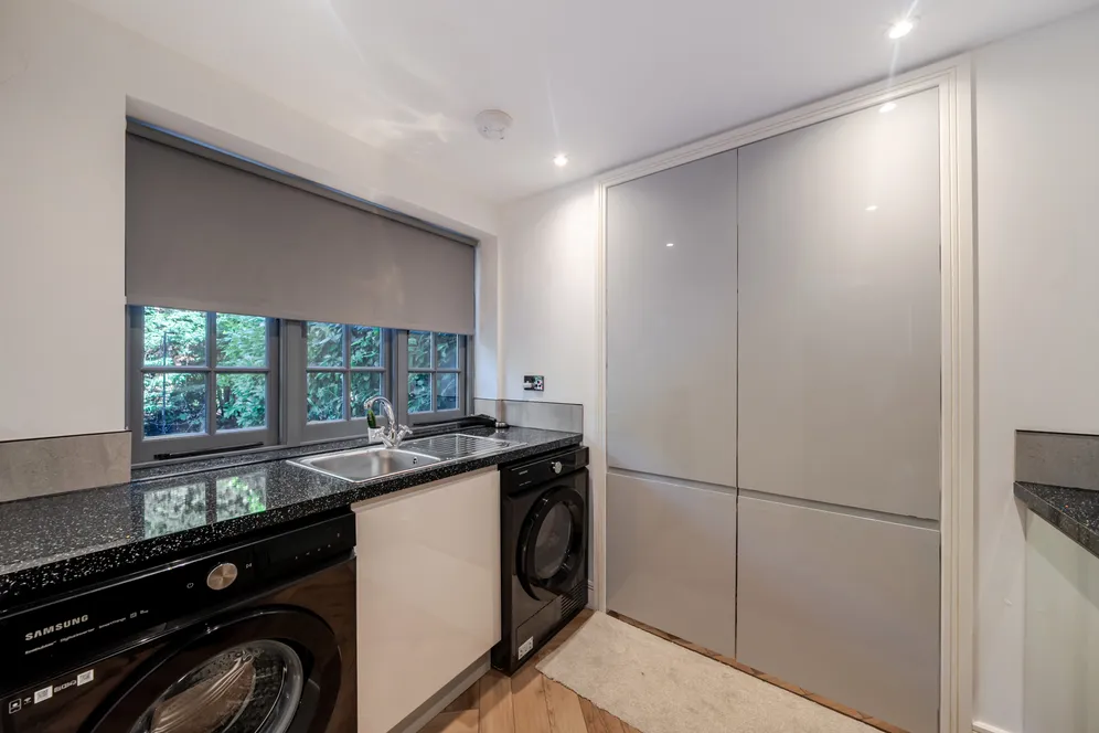 Byfleet Road, Cobham, KT11 photo 9