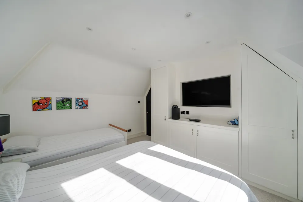 Byfleet Road, Cobham, KT11 photo 18