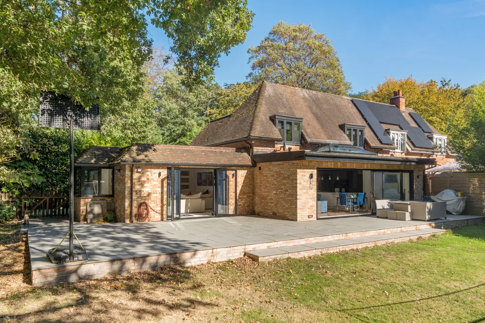 Byfleet Road, Cobham, KT11 photo 21