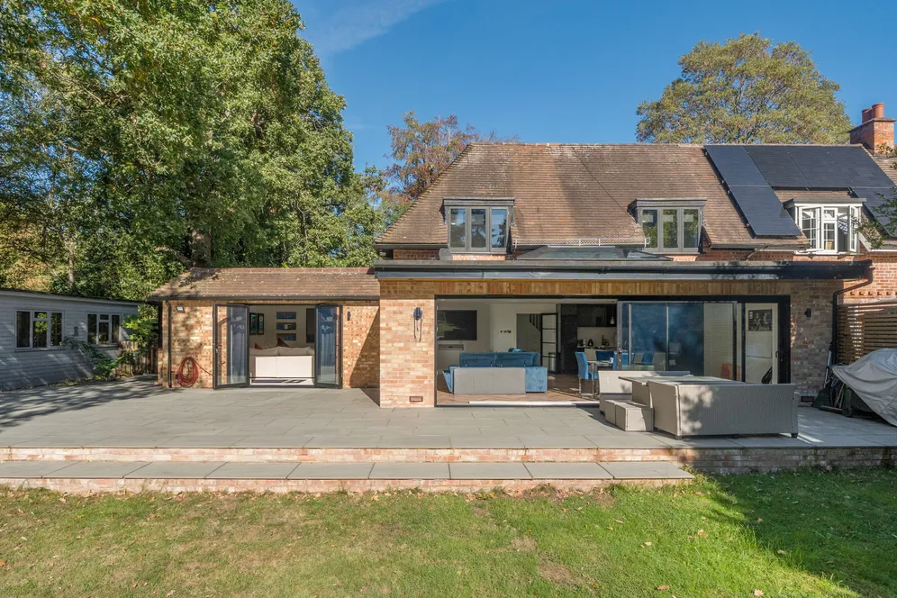 Byfleet Road, Cobham, KT11 photo 22