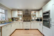 Cavendish Walk, Epsom, KT19 photo 5