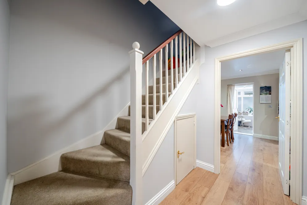 Cavendish Walk, Epsom, KT19 photo 8