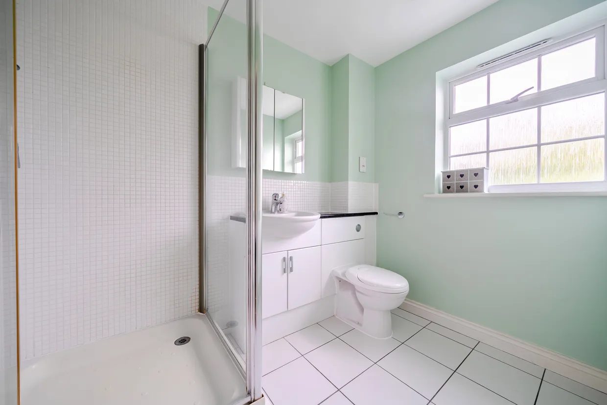 Cavendish Walk, Epsom, KT19 photo 13