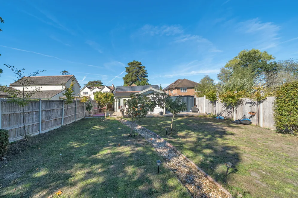 Ash Green Road, Aldershot, GU12 photo 10