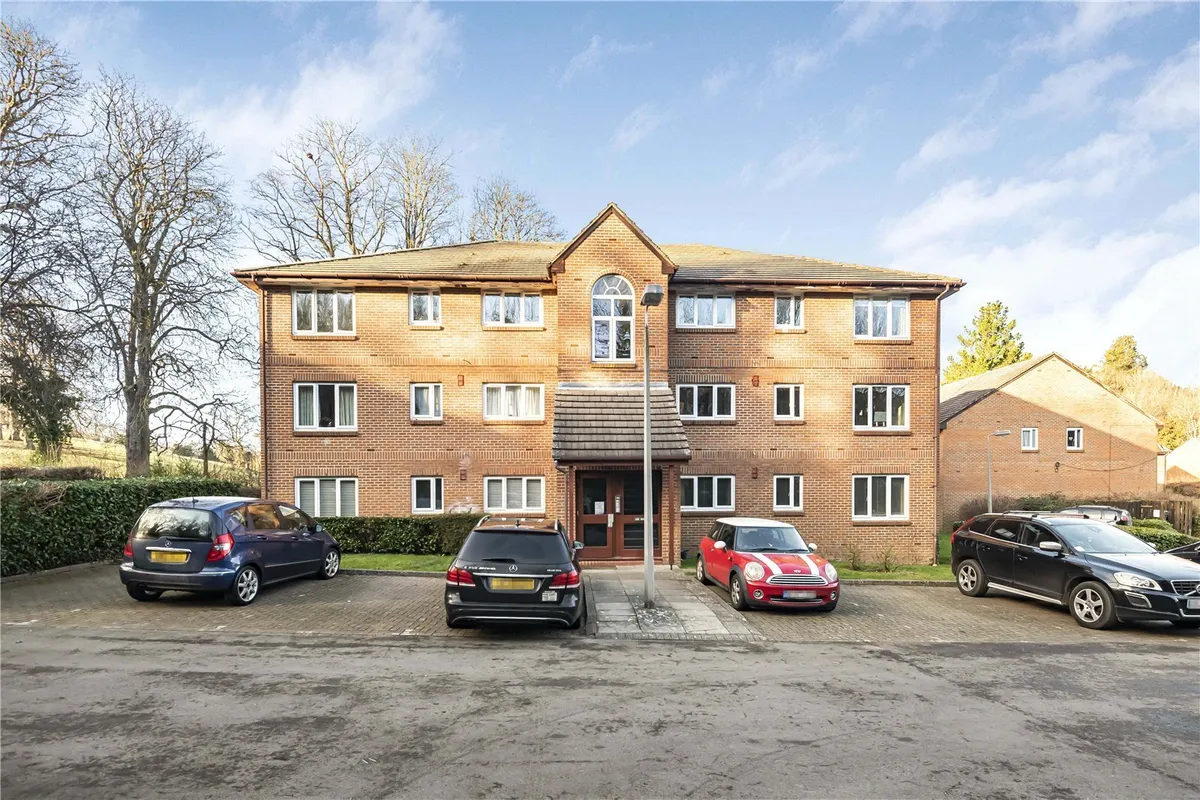 Tilebarn Close, Henley-on-Thames, Oxfordshire, RG9