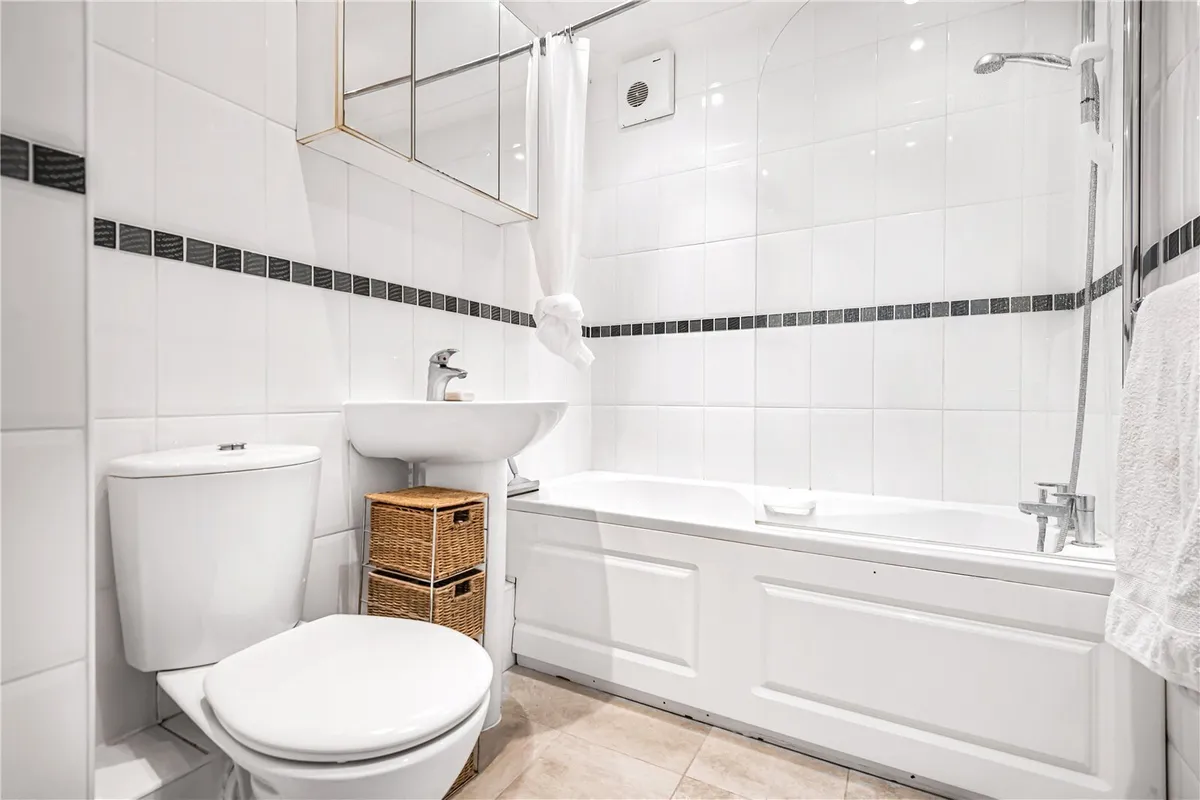 Tilebarn Close, Henley-on-Thames, Oxfordshire, RG9
