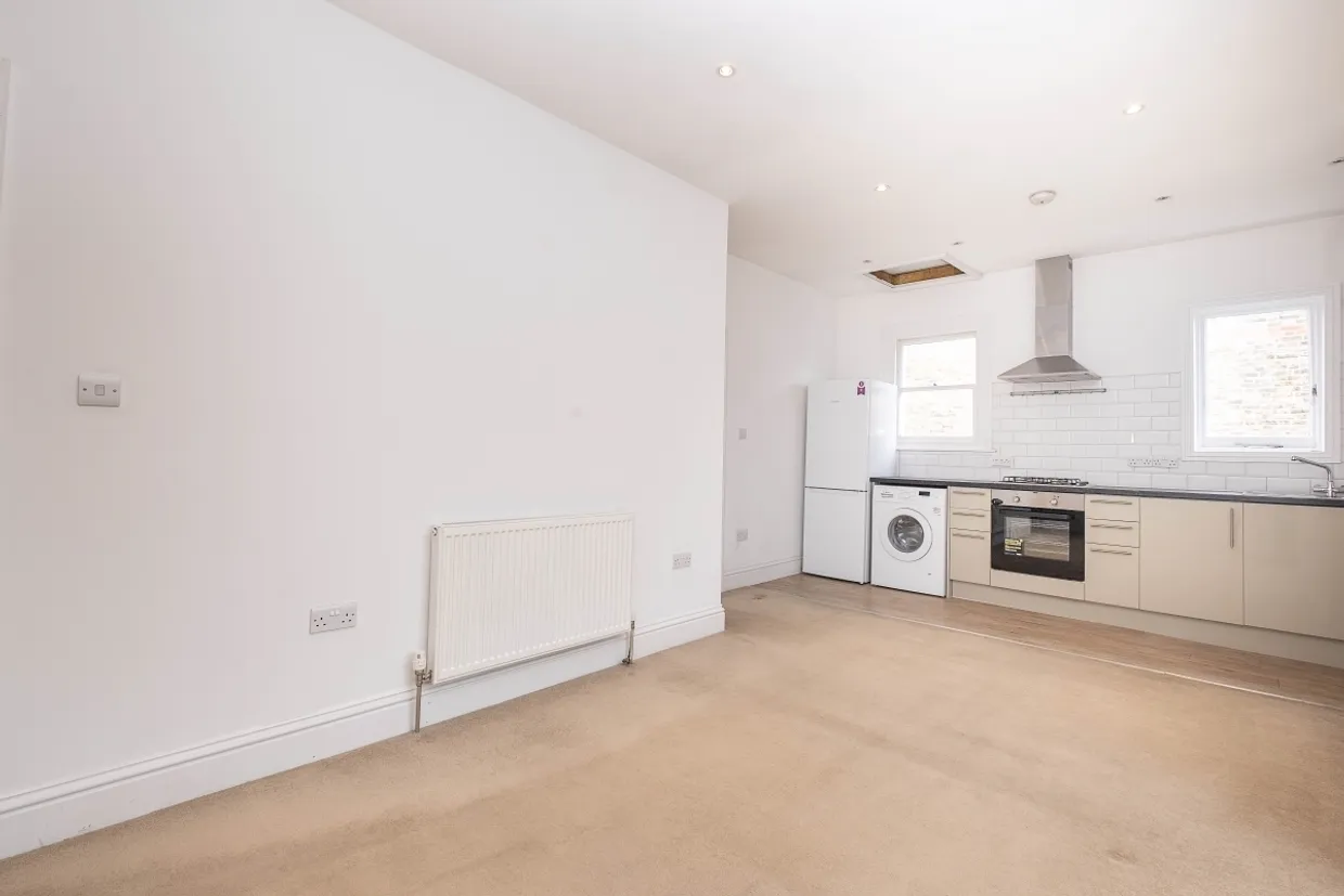 Replingham Road London SW18 photo 6