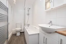 Replingham Road London SW18 photo 9