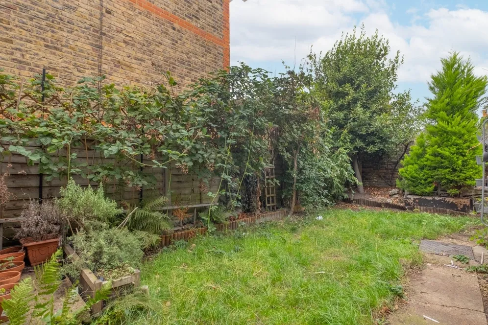 Replingham Road London SW18 photo 10