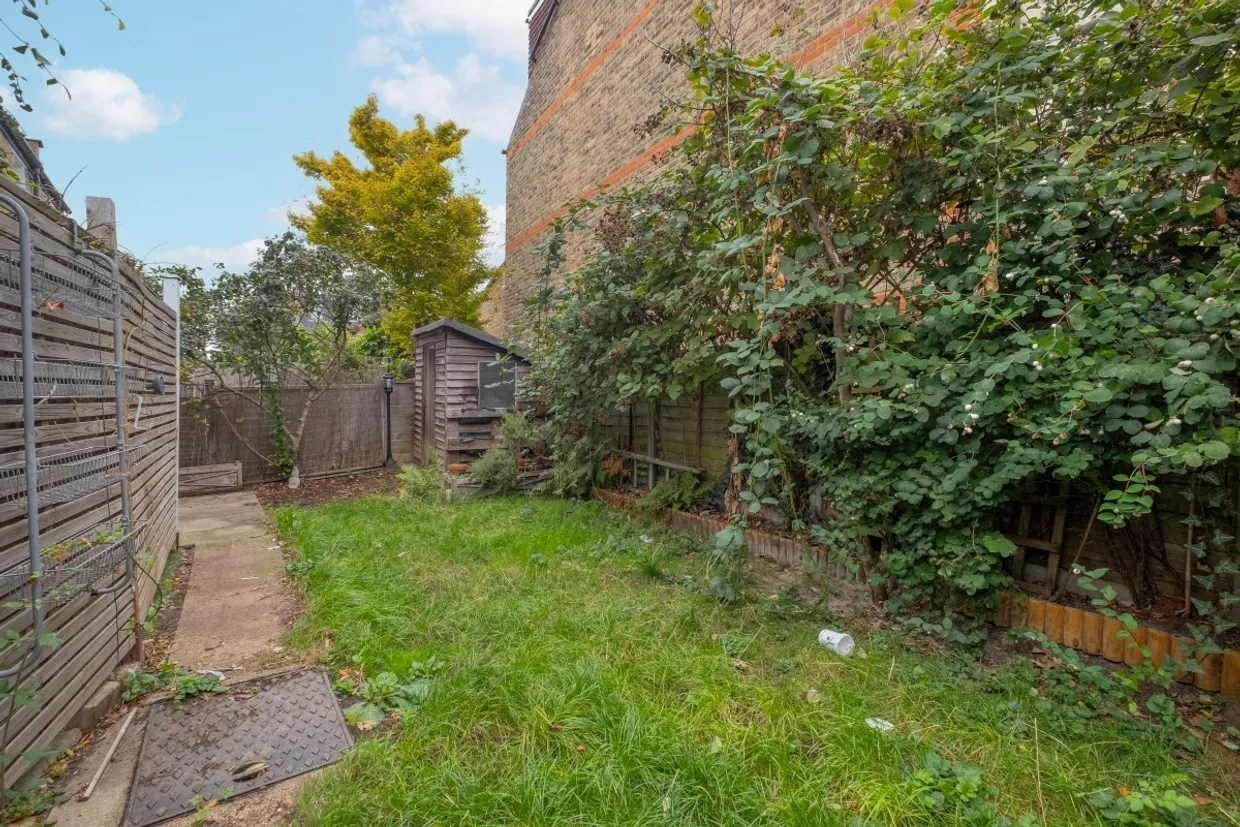Replingham Road London SW18 photo 11