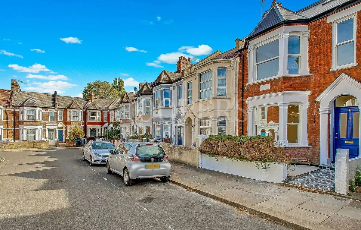 West Ella Road, London, NW10