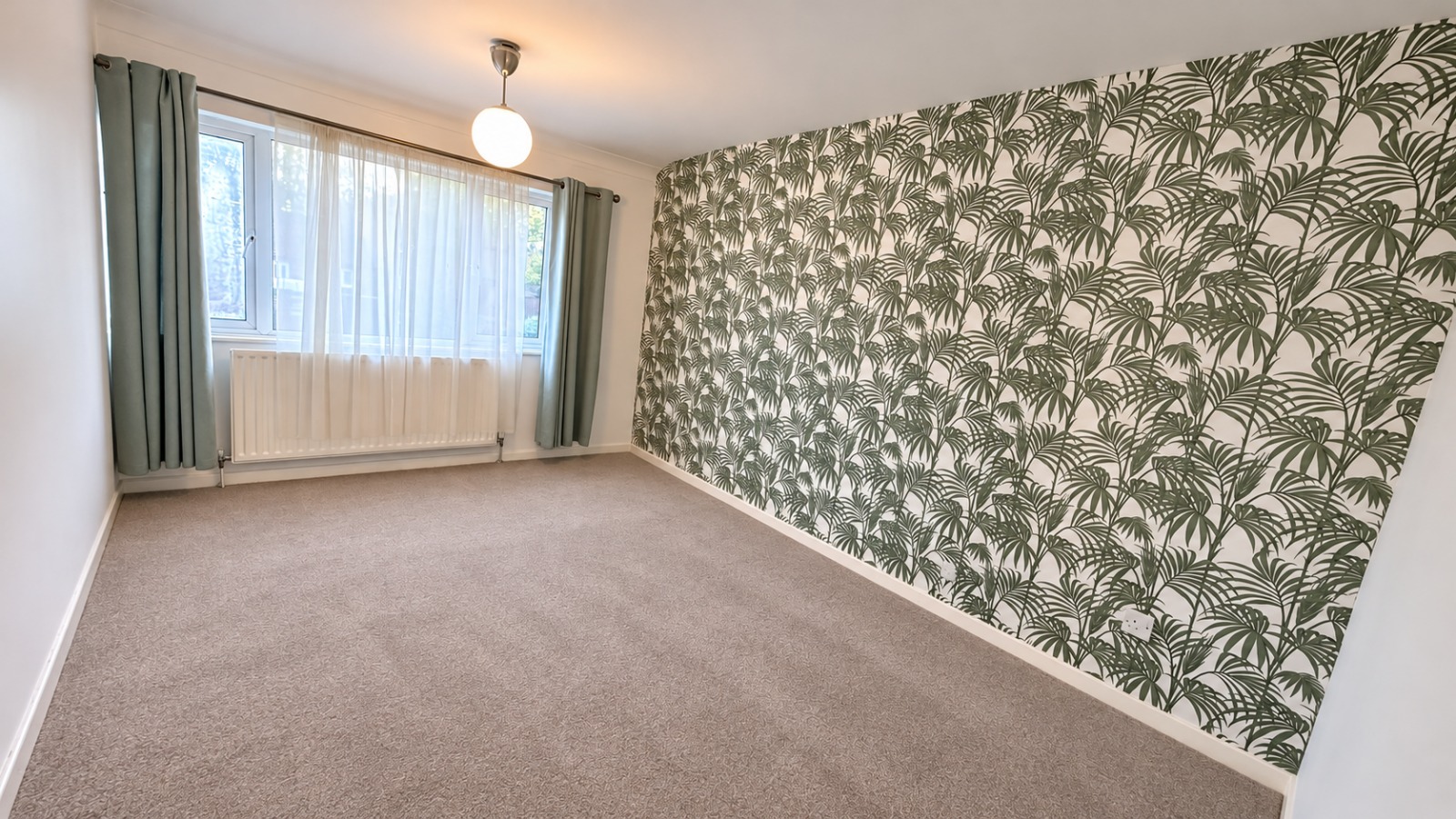 Spacious Three-Bedroom House to Rent  Pennyland, Milton Keynes Image 8