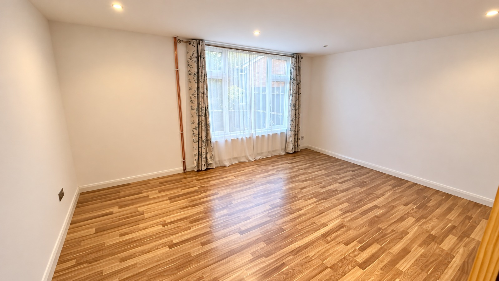 Spacious Three-Bedroom House to Rent  Pennyland, Milton Keynes Image 3