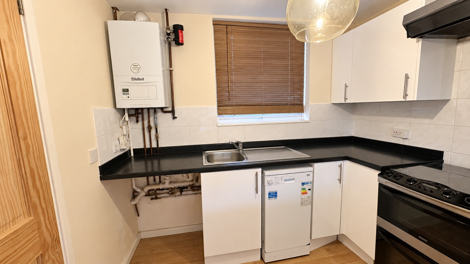 Spacious Three-Bedroom House to Rent  Pennyland, Milton Keynes Image 5