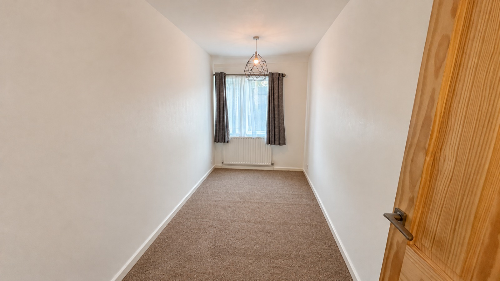 Spacious Three-Bedroom House to Rent  Pennyland, Milton Keynes Image 10