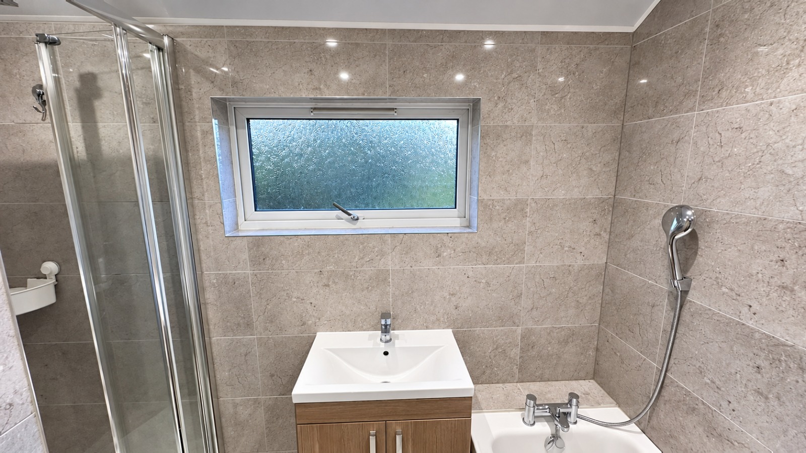 Spacious Three-Bedroom House to Rent  Pennyland, Milton Keynes Image 14