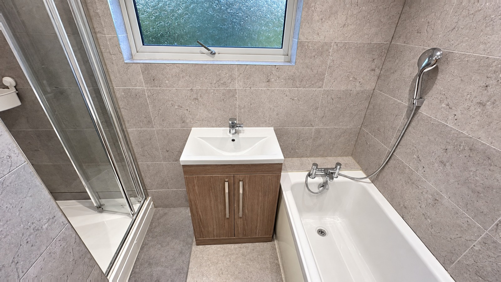 Spacious Three-Bedroom House to Rent  Pennyland, Milton Keynes Image 18