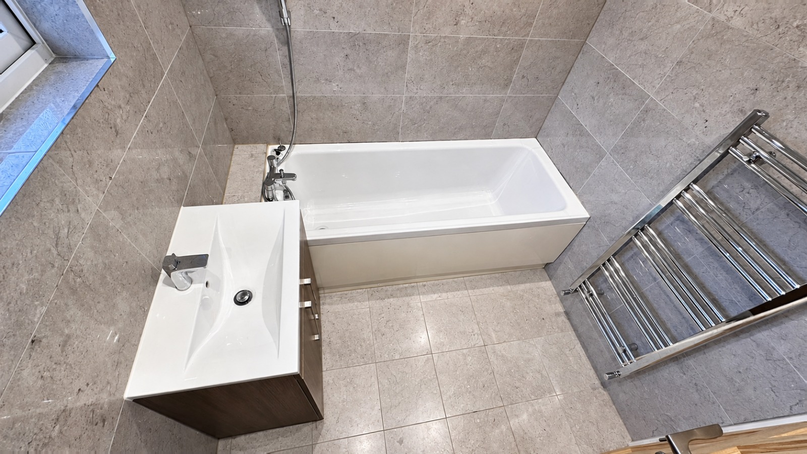Spacious Three-Bedroom House to Rent  Pennyland, Milton Keynes Image 15