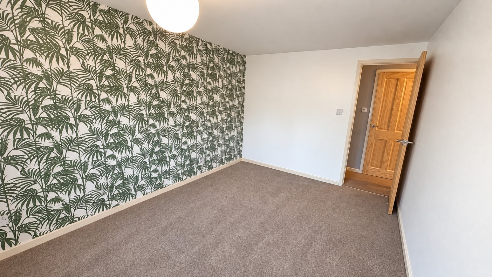 Spacious Three-Bedroom House to Rent  Pennyland, Milton Keynes Image 9