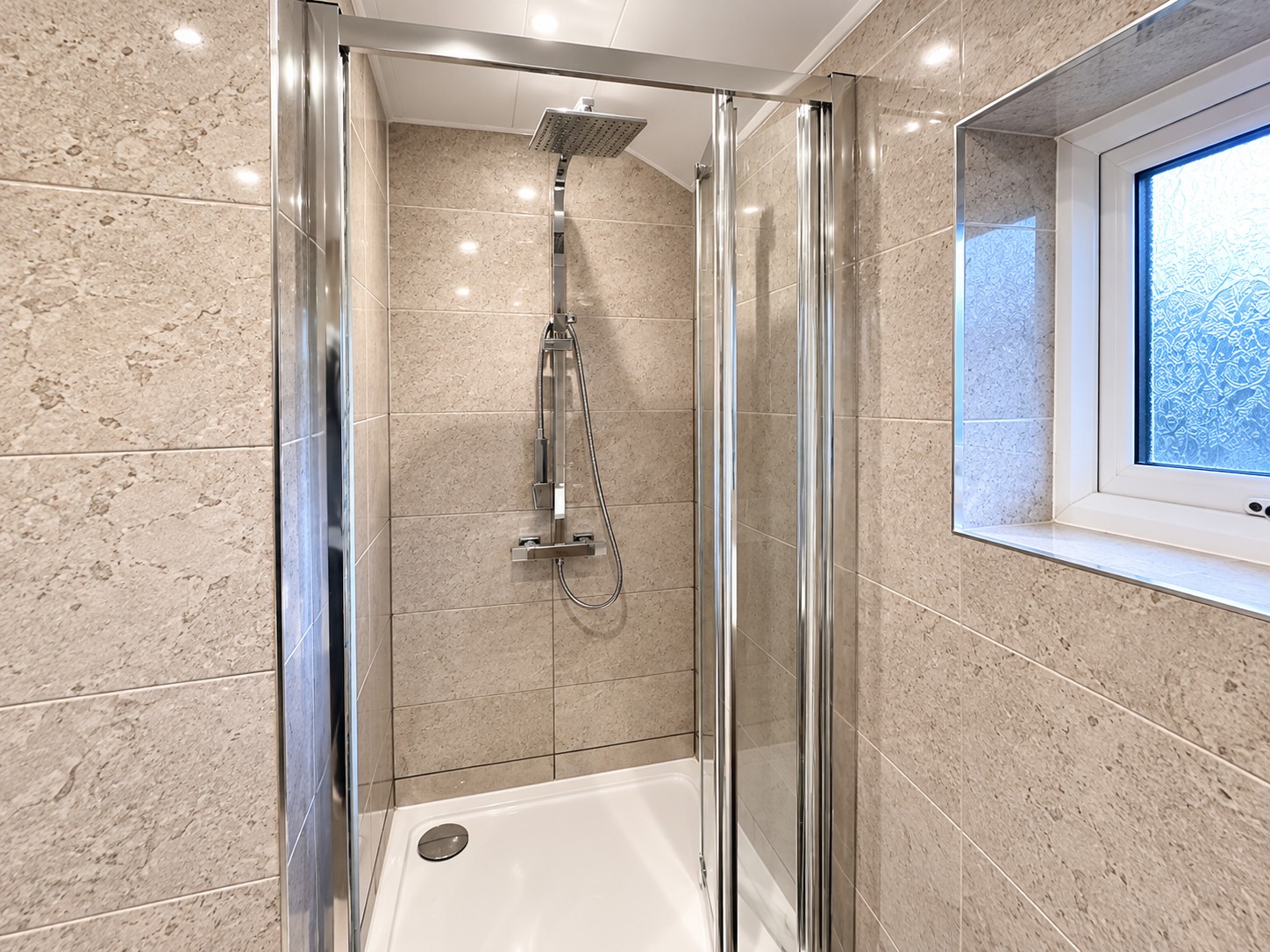 Spacious Three-Bedroom House to Rent  Pennyland, Milton Keynes Image 16
