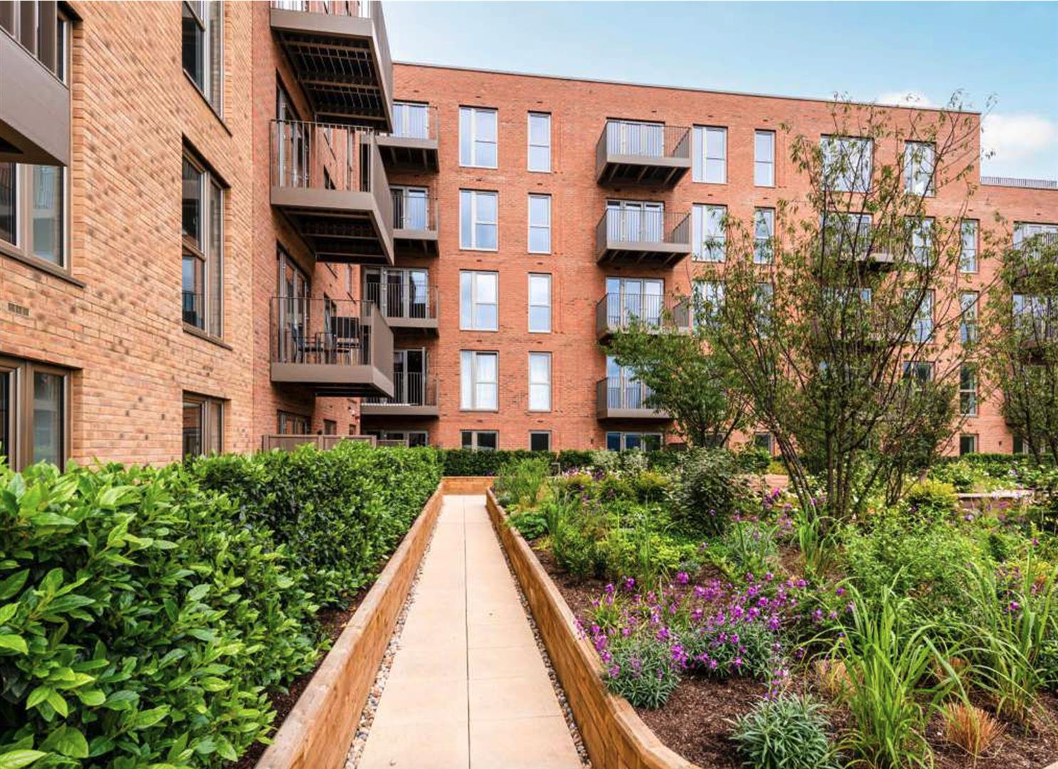 Frogmore Avenue, Watford Image 1