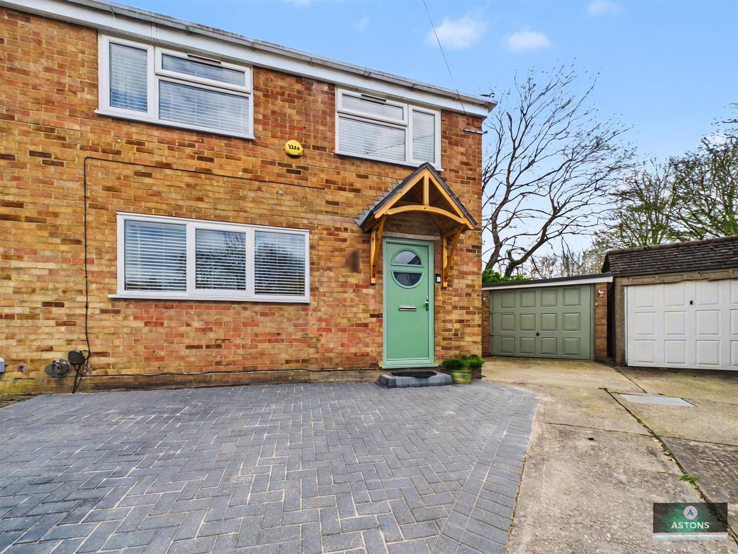 Hardy Close, Pound Hill Image 1