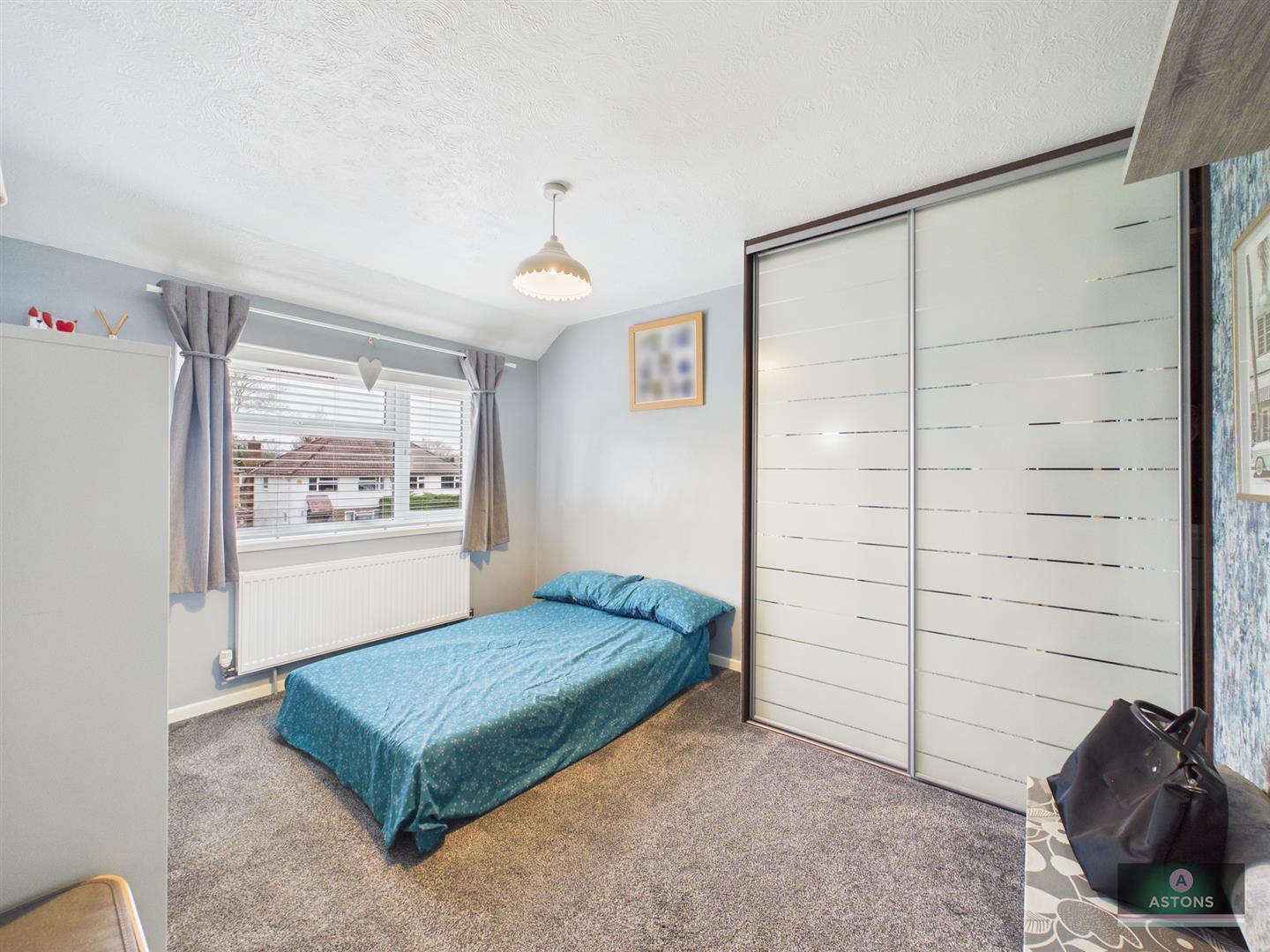 Hardy Close, Pound Hill Image 16
