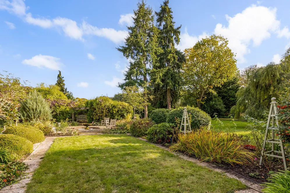 Chatter Alley, Dogmersfield, RG27 photo 6