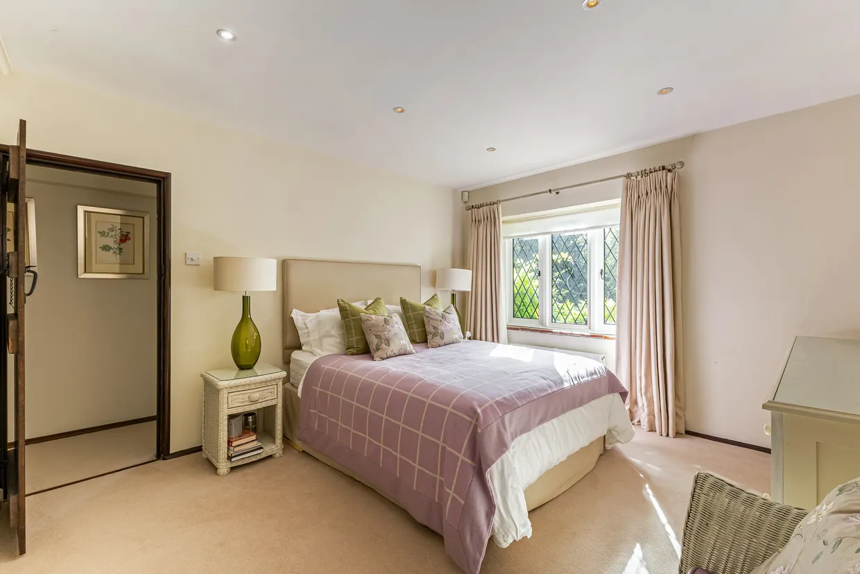 Chatter Alley, Dogmersfield, RG27 photo 10