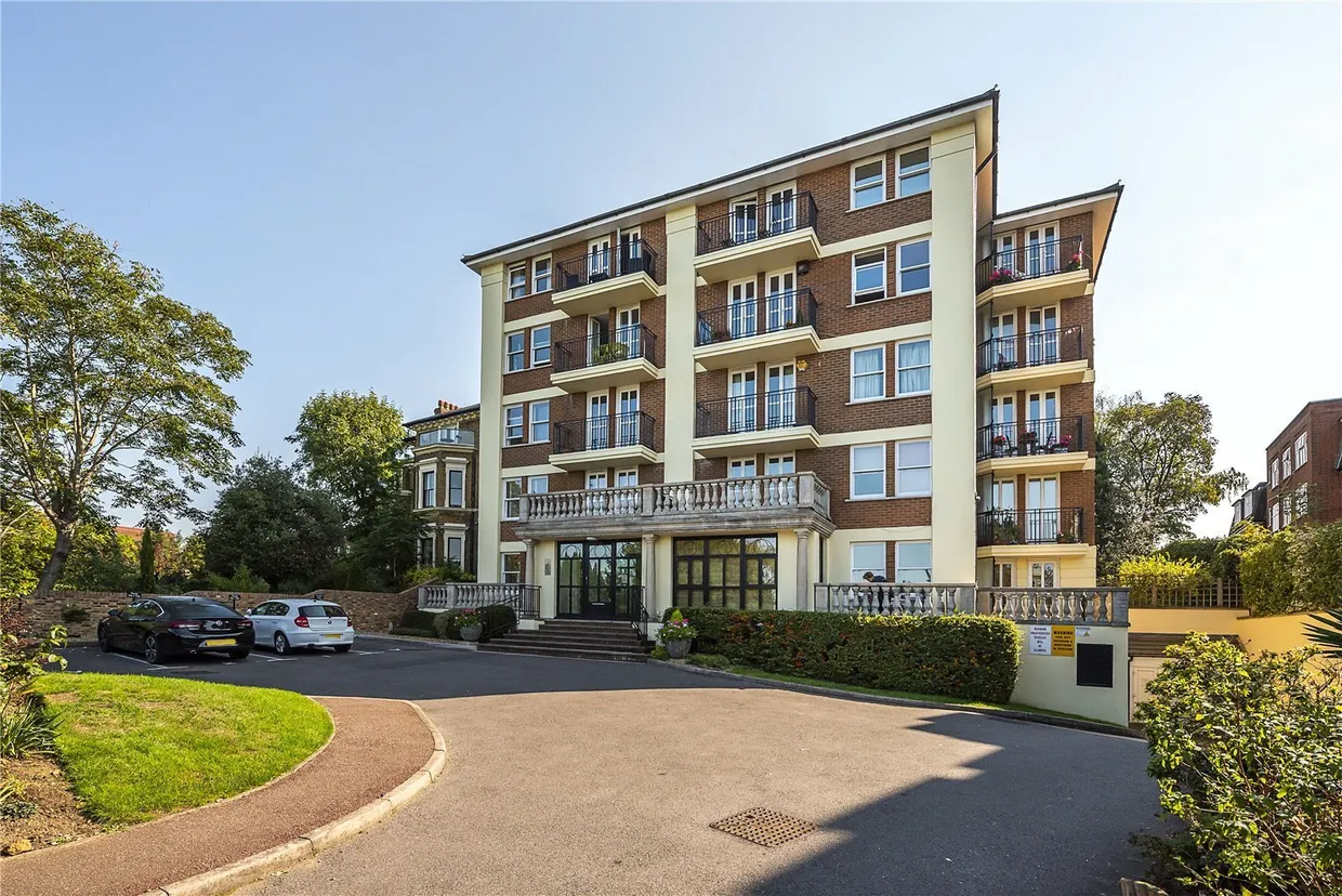 Portsmouth Road, Surbiton, KT6 photo 1
