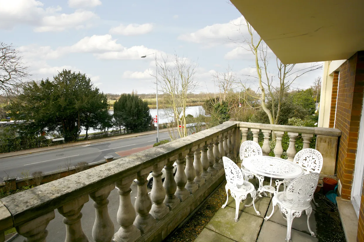 Portsmouth Road, Surbiton, KT6 photo 2