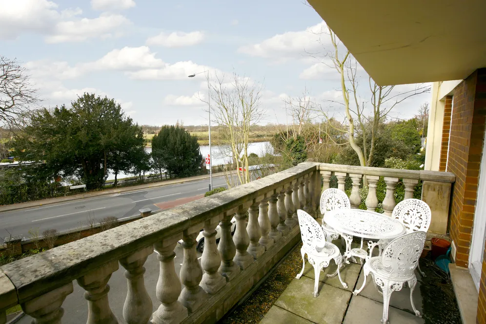 Portsmouth Road, Surbiton, KT6 photo 2