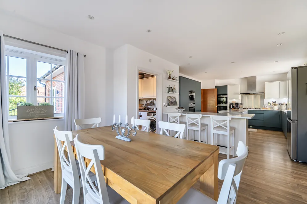 Oldfield Drive, Haywards Heath, RH17 photo 5