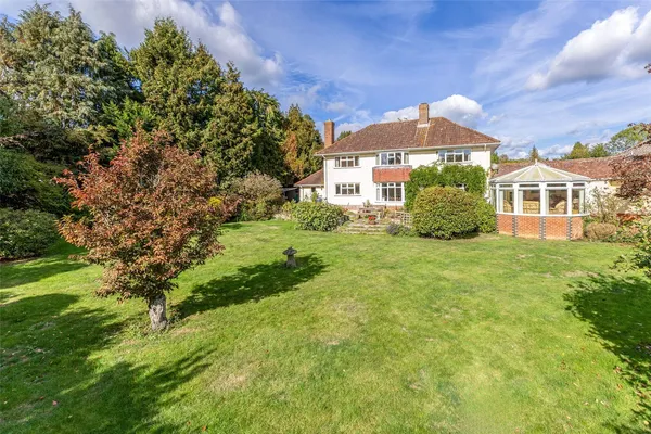 Petersfield Road, Midhurst, GU29 photo 1