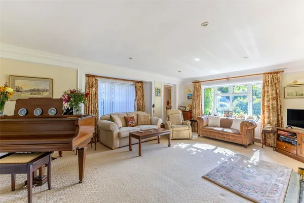 Petersfield Road, Midhurst, GU29 photo 6