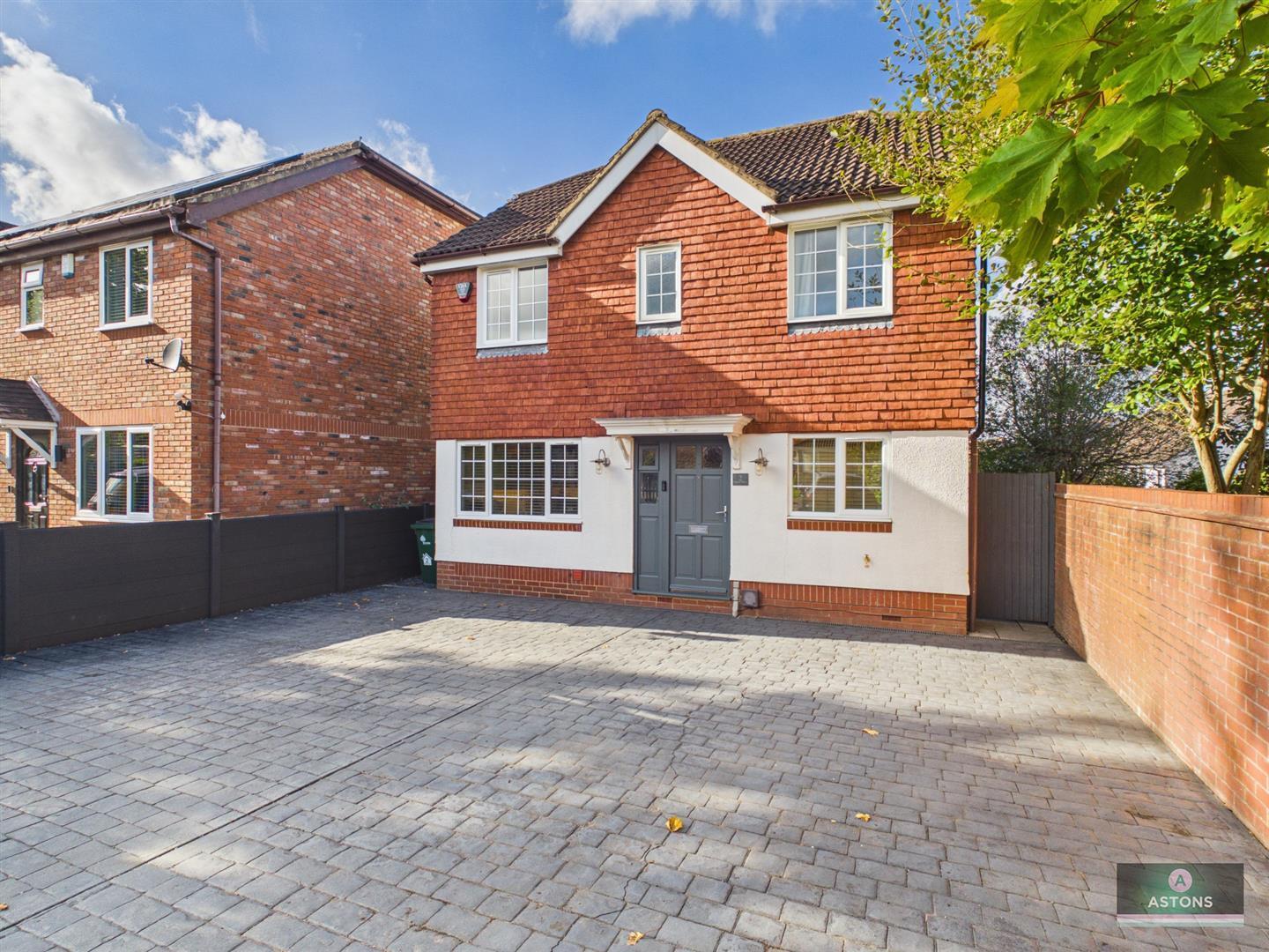 Harper Drive, Maidenbower, Crawley Image 1