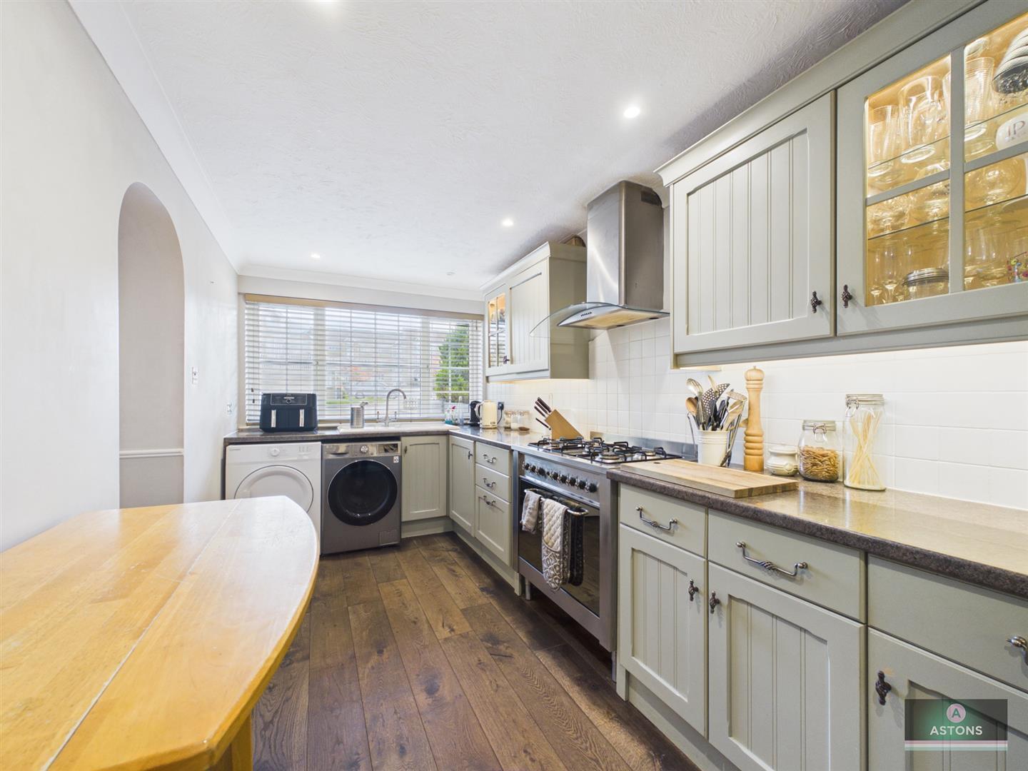 Harper Drive, Maidenbower, Crawley Image 5