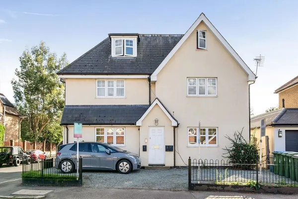 Hersham Road, Walton-On-Thames, KT12 photo 1